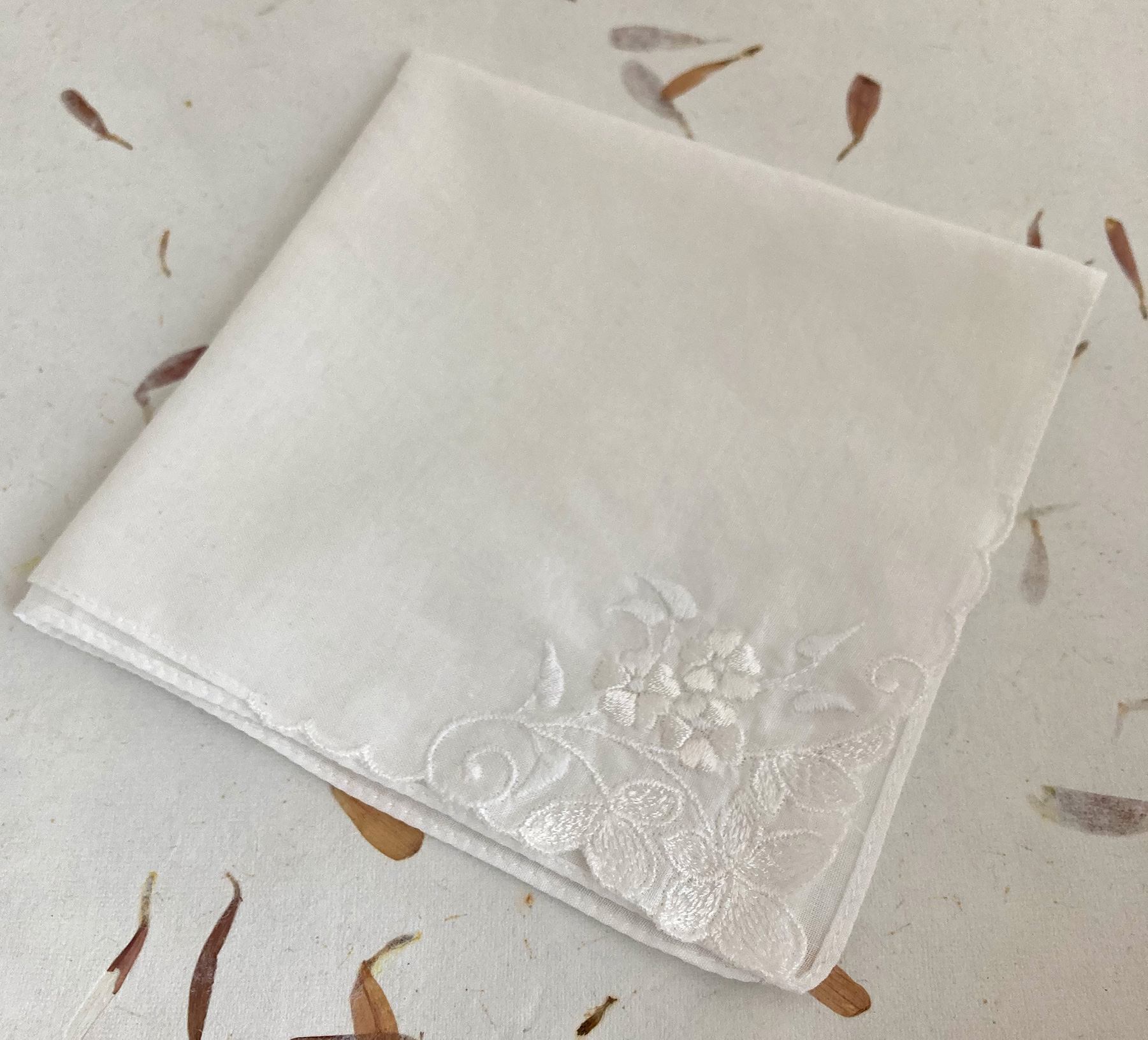 vintage zakdoekje voor de bruid – something old